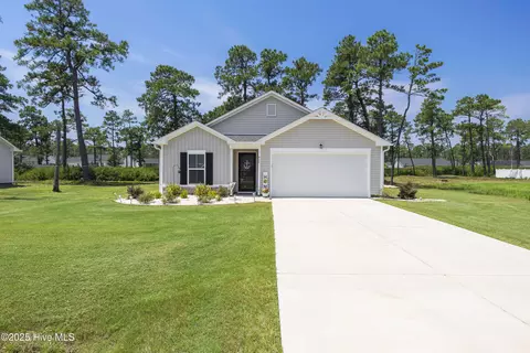 940 Pine Needles Rd, Southport, NC 28461