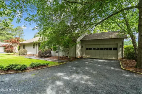 106 Millstone Rd, West End, NC 27376