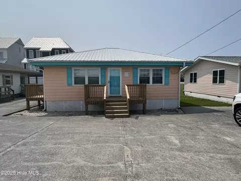 324 N Topsail Dr, Surf City, NC 28445