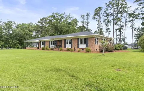 Other - 405 E Westbrook St, Wallace, NC 28466 photo 2 of 8