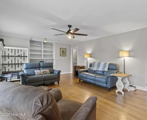 Other - 405 E Westbrook St, Wallace, NC 28466 photo 4 of 8