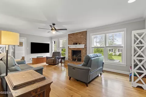 Other - 405 E Westbrook St, Wallace, NC 28466 photo 6 of 8