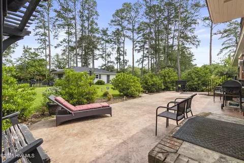 Exterior - 405 E Westbrook St, Wallace, NC 28466 photo 7 of 8