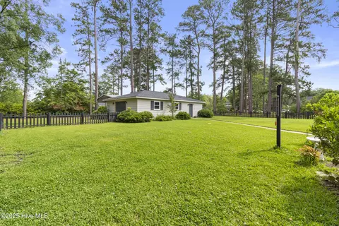 Exterior - 405 E Westbrook St, Wallace, NC 28466 photo 6 of 8