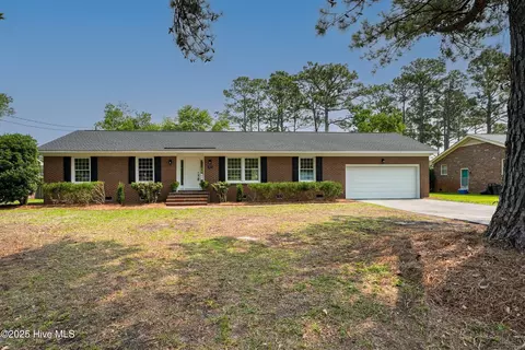 3825 Canterbury Rd, Wilmington, NC 28403