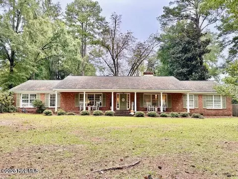 500 Bob White Ln, Whiteville, NC 28472