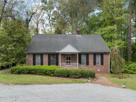 103 Camelia Dr, Washington, NC 27889