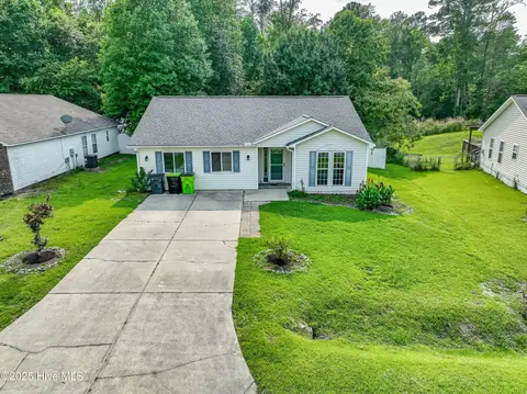 127 Luke Ct, New Bern, NC 28560