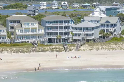 878 Villas Dr, North Topsail Beach, NC 28460