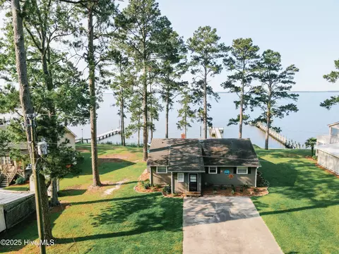 1197 Pinecrest Rd, Bath, NC 27808