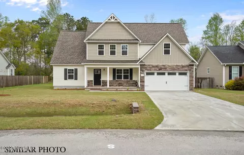 803 Tupelo Tree Dr, Hubert, NC 28539
