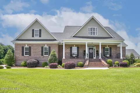 1809 Kingfisher Ct, Nashville, NC 27856