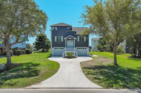 170 Grandview Dr, Sneads Ferry, NC 28460