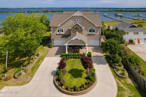 291 Live Oak Rd, Newport, NC 28570
