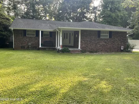 89 Woodland Rd, Whiteville, NC 28472