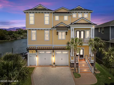 50 Union St, Ocean Isle Beach, NC 28469