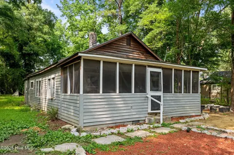 107 Cranberry St, Plymouth, NC 27962
