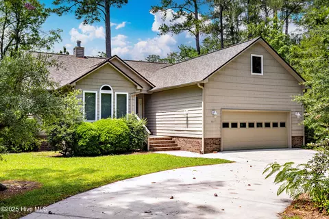 7015 Fairwinds Dr, Oriental, NC 28571