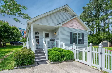 240 Wildwood St NW, Shallotte, NC 28470