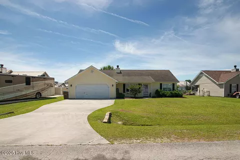 148 Glenwood Dr, Hubert, NC 28539
