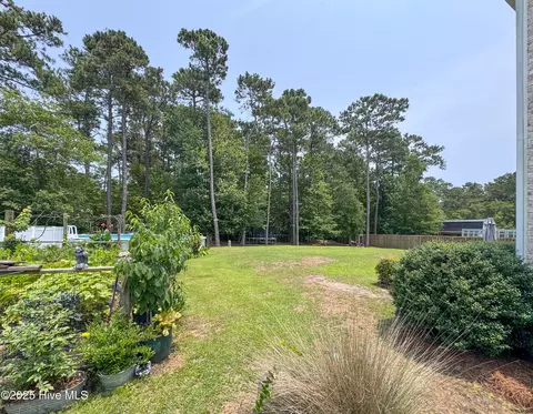 Exterior - 123 Center Dr, Hampstead, NC 28443 photo 3 of 12