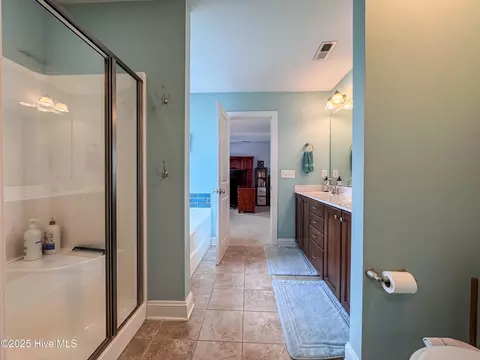 Bath - 123 Center Dr, Hampstead, NC 28443 photo 2 of 4
