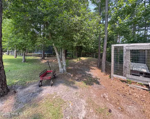 Exterior - 123 Center Dr, Hampstead, NC 28443 photo 7 of 12