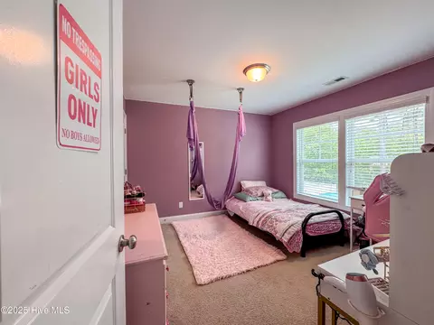 Bedroom - 123 Center Dr, Hampstead, NC 28443 photo 3 of 7