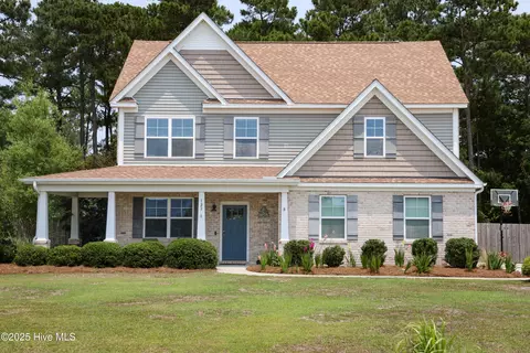 123 Center Dr, Hampstead, NC 28443