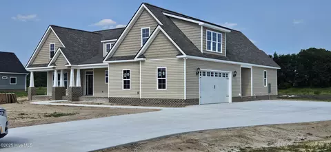 Exterior - 145 Eagle Point Ln, Clinton, NC 28328 photo 3 of 4