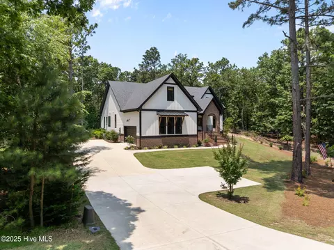 499 Longleaf Dr, West End, NC 27376 photo 6