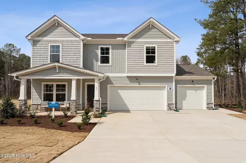 307 Enfield Dr, Carthage, NC 28327