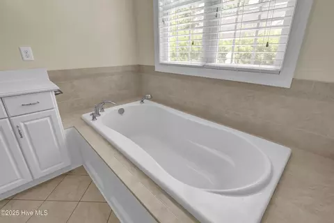 Bath - 120 E High Bluff Dr, Hampstead, NC 28443 photo 5 of 9
