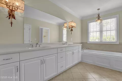 Bath - 120 E High Bluff Dr, Hampstead, NC 28443 photo 4 of 9