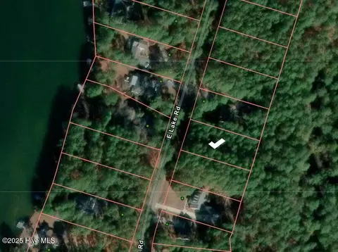 9 East Lake Rd, Wagram, NC 28396