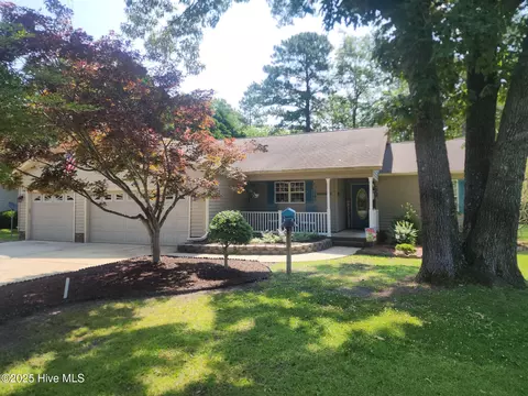 6401 Albatross Dr, New Bern, NC 28560