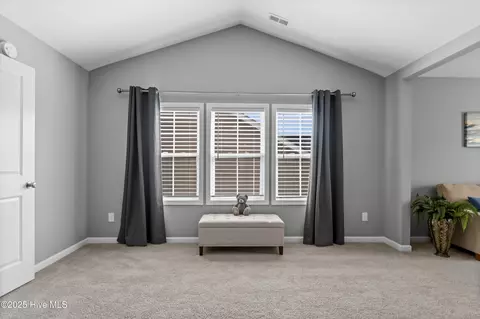 Entry Way - 97 Violetear Rdg, Hampstead, NC 28443 photo 6 of 8