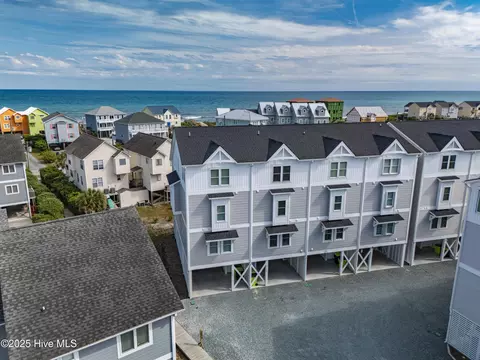 1115 Sapphire Ave, Surf City, NC 28445