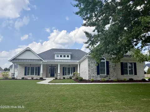 221 Donald Dr, Winterville, NC 28590