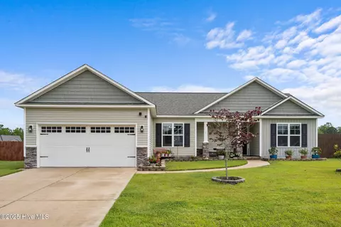 318 Bubbling Brook Ln, Jacksonville, NC 28546