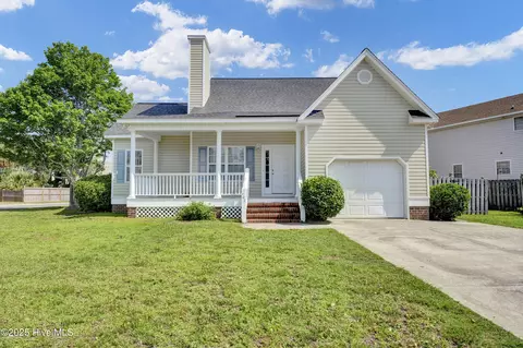 402 Bay Ct, Carolina Beach, NC 28428