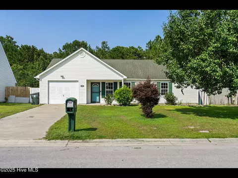 328 Foxhall Rd, Newport, NC 28570