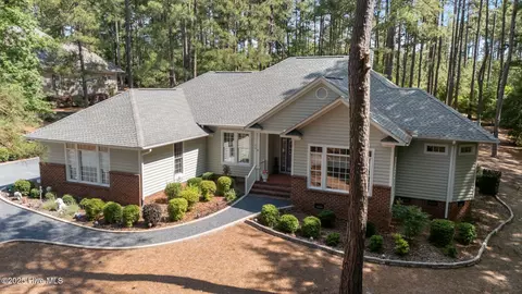 50 Glasgow Dr, Pinehurst, NC 28374 photo 3