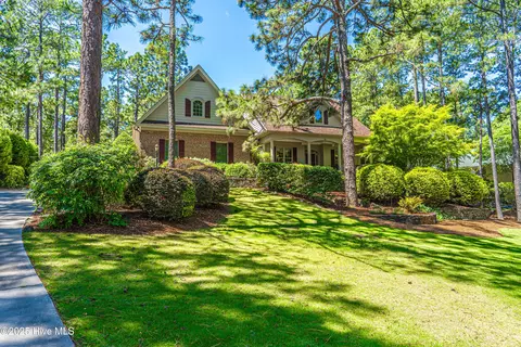 31 Pinewild Dr, Pinehurst, NC 28374