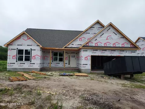 655 Bright Harvest Dr, Maysville, NC 28555