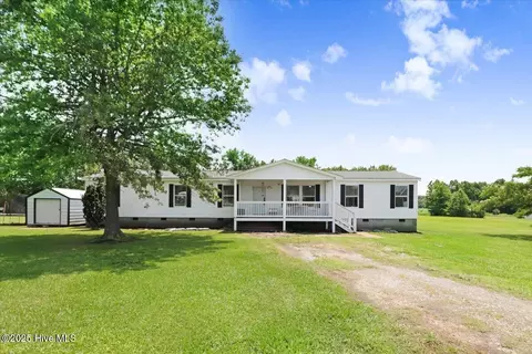 504 Bladestone Dr, Pikeville, NC 27863