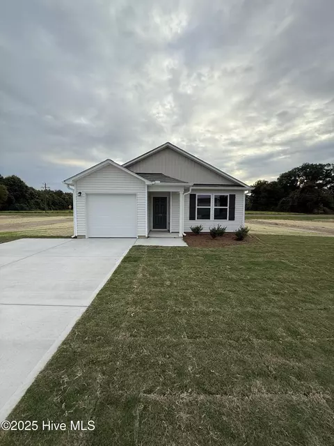 128 Trotline St, Grifton, NC 28530