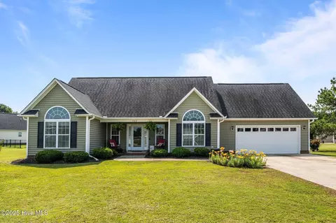 1763 Oak Pointe Dr, Greenville, NC 27834