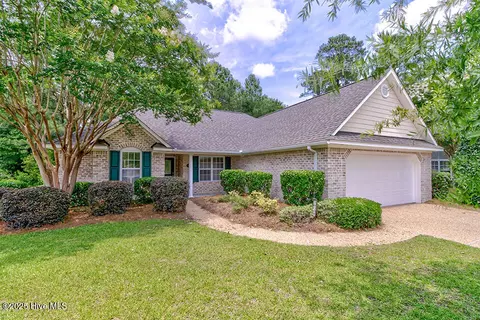 209 Harvester Ct, Winnabow, NC 28479