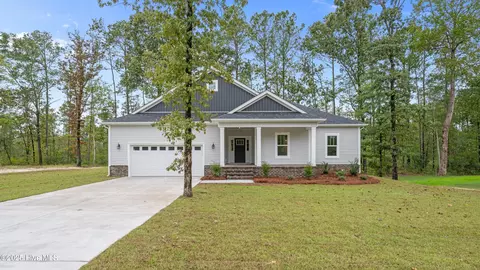 2408 Starling Ln, New Bern, NC 28562